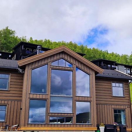 Mlodge - The Mountain Lodge Сондал Екстериор снимка